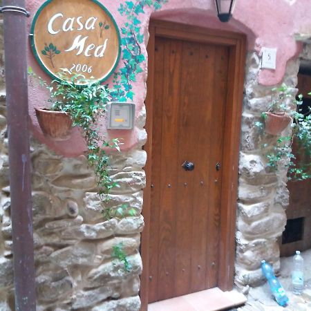 Casa Med Holiday Home Isolabona Екстериор снимка