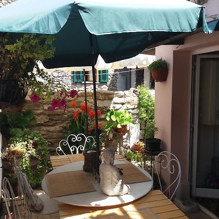 Casa Med Holiday Home Isolabona Екстериор снимка