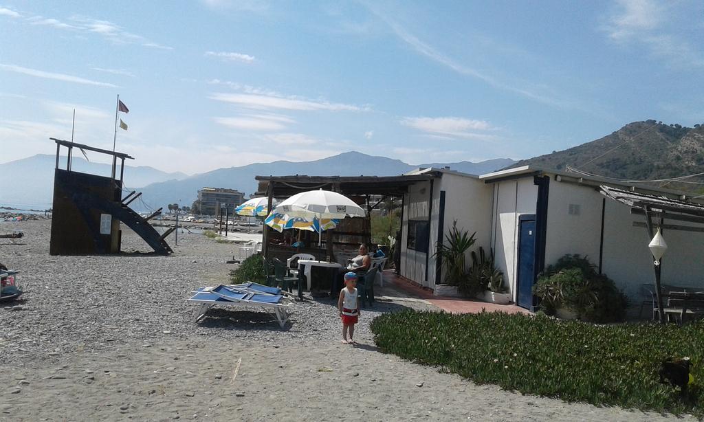 Casa Med Holiday Home Isolabona Екстериор снимка