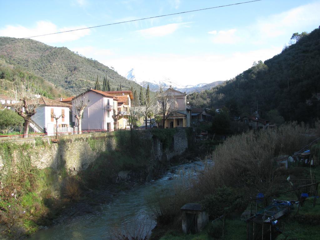 Casa Med Holiday Home Isolabona Екстериор снимка
