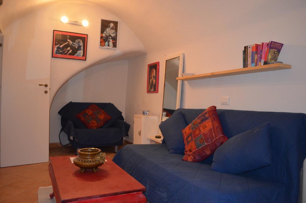 Casa Med Holiday Home Isolabona Екстериор снимка