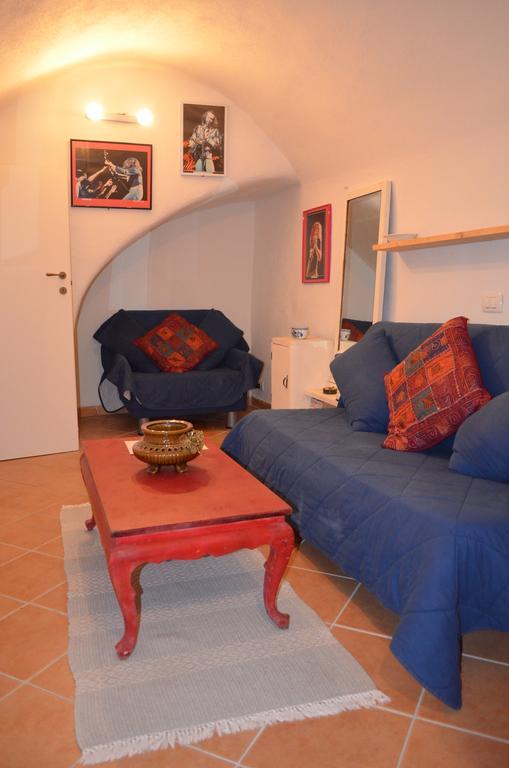 Casa Med Holiday Home Isolabona Екстериор снимка