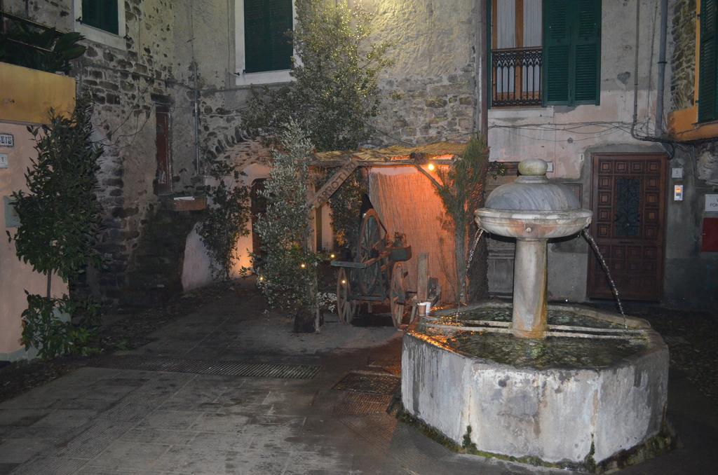 Casa Med Holiday Home Isolabona Екстериор снимка